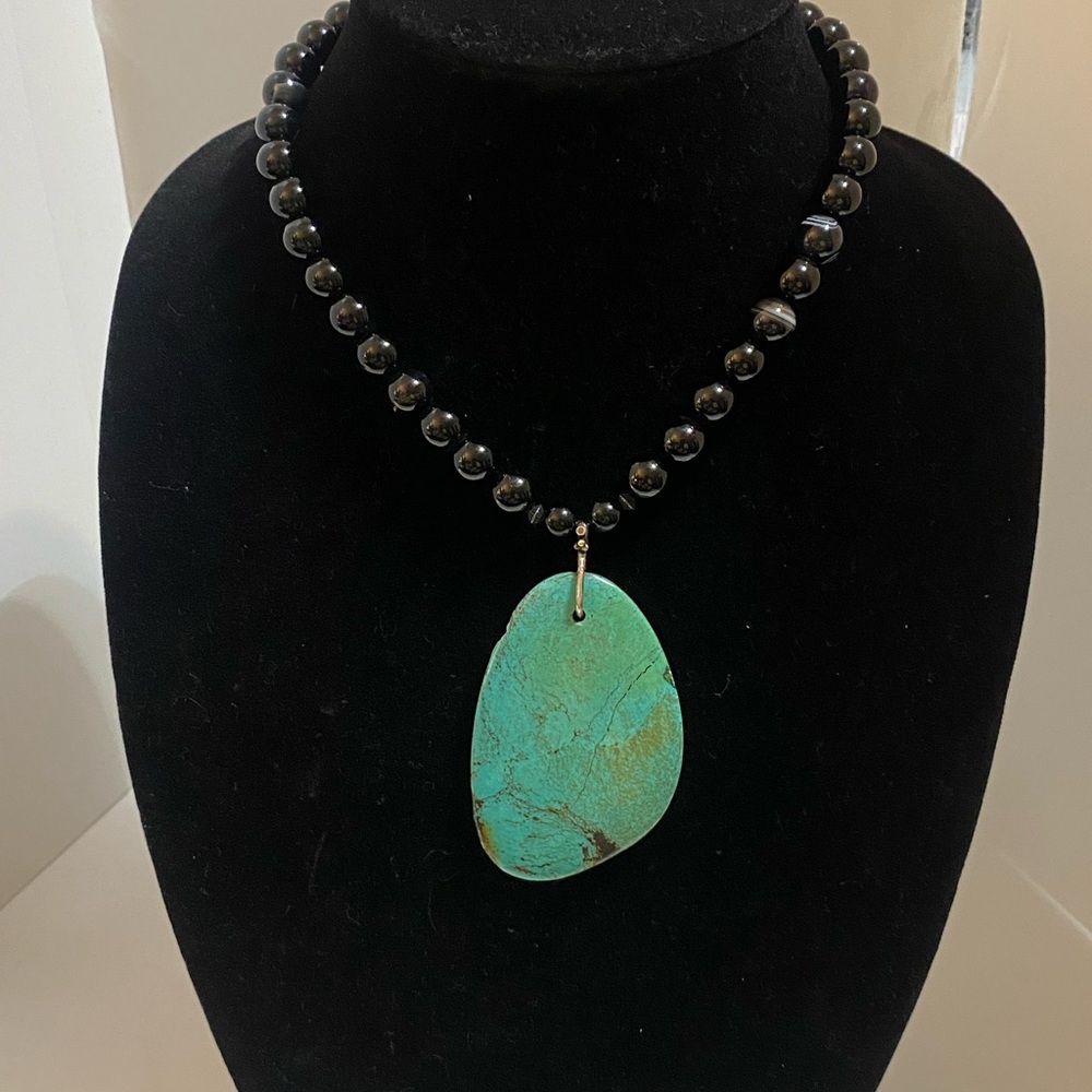 Elegant Black and Turquoise Pendant Necklace